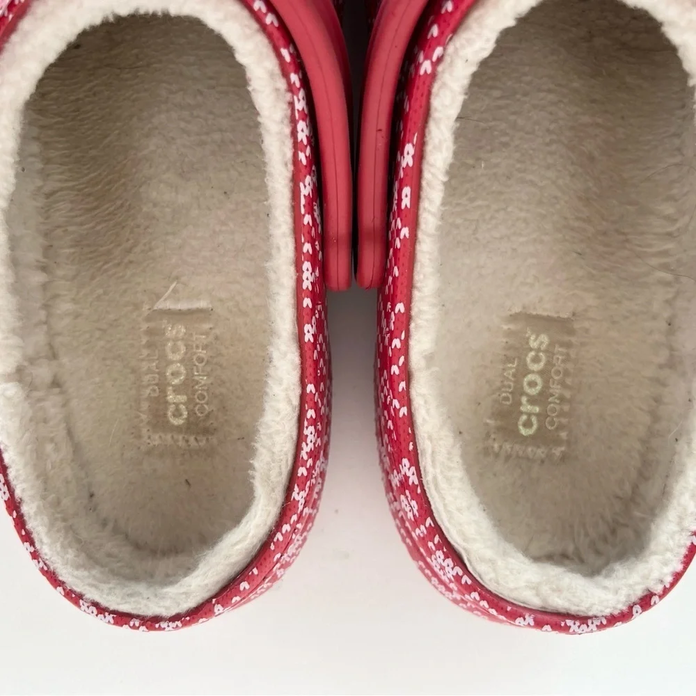 Crocs Classic Lined Red Christmas Holiday Charm Clogs w/ Jibbitz, M9/W11